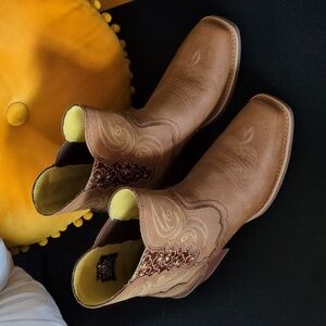 Justin Cowgirl Boots